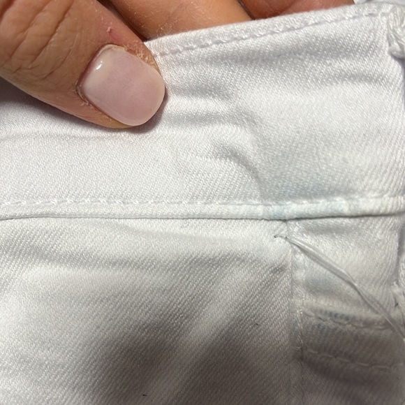 3) NWT Free People White Denim Busted Knee Distressed Skinny 9” Jeans Size 26 - Picture 13 of 15